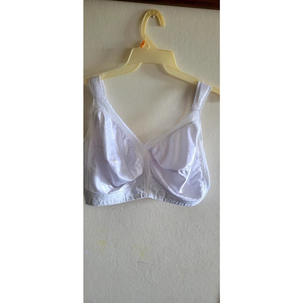 Playtex 18 Hour White Bra 42DDD Shoulder Comfort Lace Wireless Unpadded Bra 4693